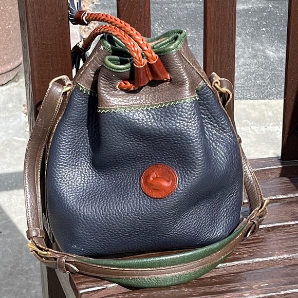 Dooney & Bourke Vintage TETON All Weather Leather Drawstring Hobo Purse Bag Trim - Picture 1 of 15